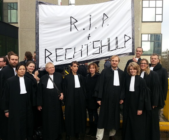 131111 demonstratie rechtbank amsterdam